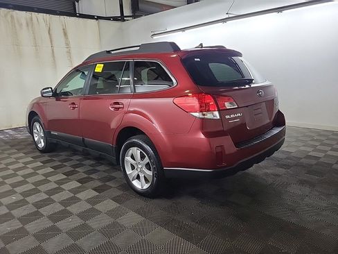 Used 2014 Subaru Outback 2.5i Limited image 2