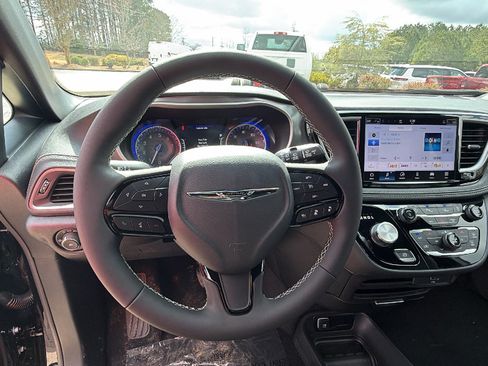 New 2026 Chrysler Pacifica Select w/ S Appearance Package FWD image 22