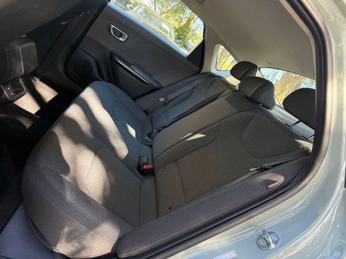 Used 2025 Kia K4 LXS image 31