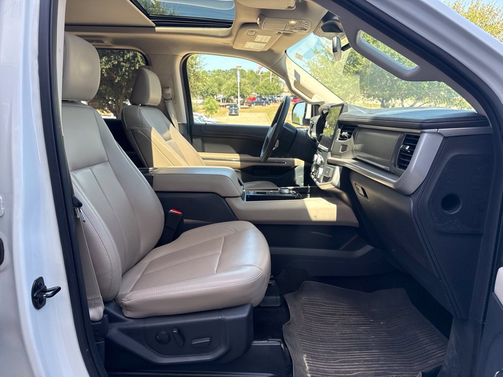 Used 2022 Ford Expedition XLT RWD image 11