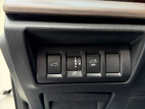 Used 2021 Subaru Outback Touring XT AWD/4WD image 12