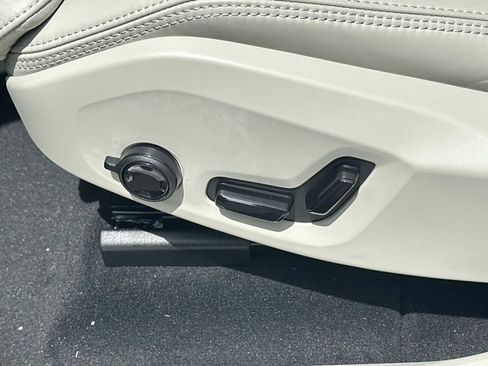 New 2026 Volvo XC60 B5 Ultra w/ Climate Package AWD/4WD image 14