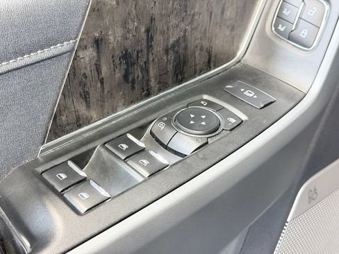Used 2024 Ford F250 Lariat w/ Lariat Ultimate Package AWD/4WD image 13