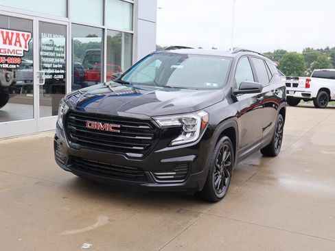 Used 2024 GMC Terrain SLE w/ Driver Convenience Package AWD/4WD image 6