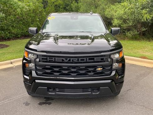 Used 2024 Chevrolet Silverado 1500 Custom RWD image 2