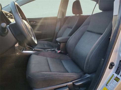 Used 2019 Toyota Corolla LE image 29