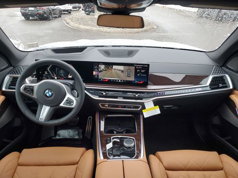 New 2026 BMW X5 xDrive40i w/ M Sport Package AWD/4WD image 21
