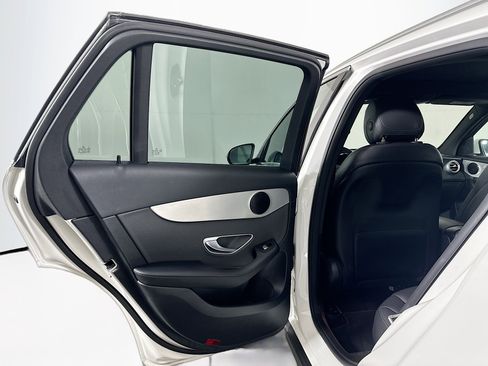 Used 2022 Mercedes-Benz GLC 300 4MATIC w/ Premium Package Lite image 26