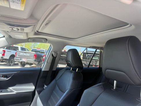 Used 2022 Toyota RAV4 Limited AWD/4WD image 10