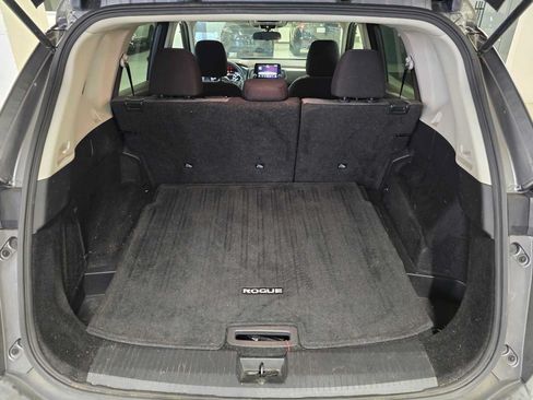 Used 2023 Nissan Rogue SV FWD image 14