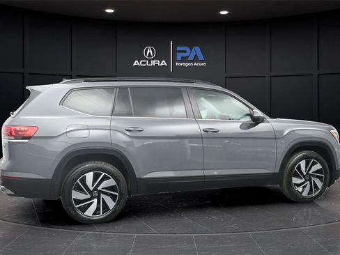 Used 2025 Volkswagen Atlas SE AWD/4WD image 25