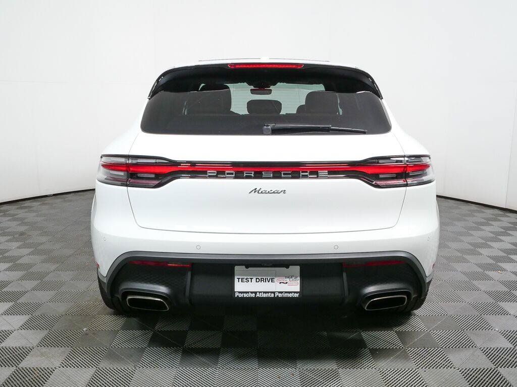 Certified 2026 Porsche Macan AWD/4WD image 30