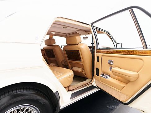 Used 1990 Rolls-Royce Silver Spur image 42