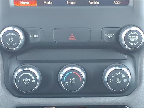 Used 2024 RAM 2500 Big Horn w/ Bed Utility Group image 22