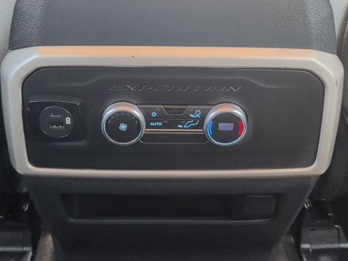 Used 2022 Ford Expedition XLT AWD/4WD image 25
