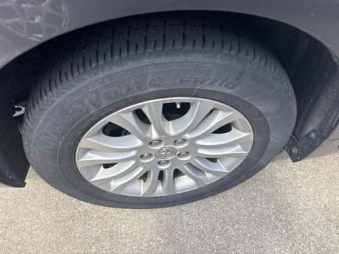 Used 2013 Toyota Sienna XLE FWD image 8