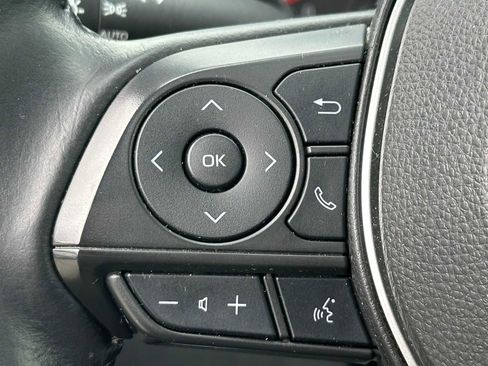 Used 2022 Toyota Corolla Cross LE AWD/4WD image 29