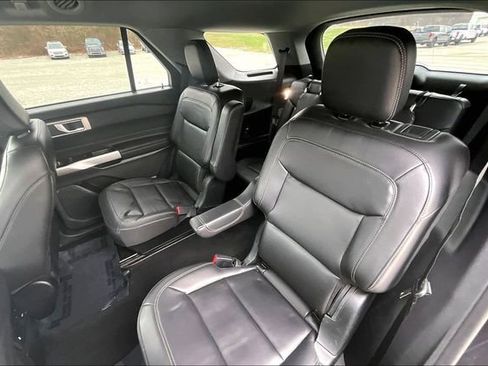 Used 2023 Ford Explorer XLT w/ Equipment Group 202A AWD/4WD image 26