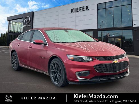 Used 2017 Chevrolet Malibu LT image 1