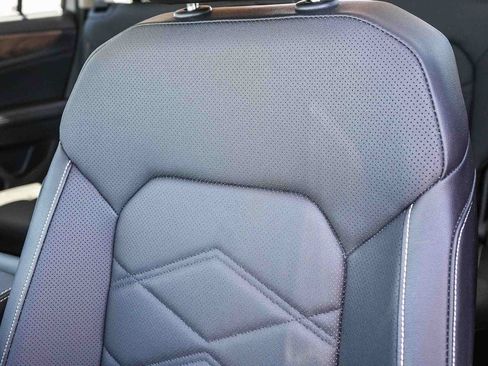 Certified 2026 Volkswagen Atlas SE FWD image 25