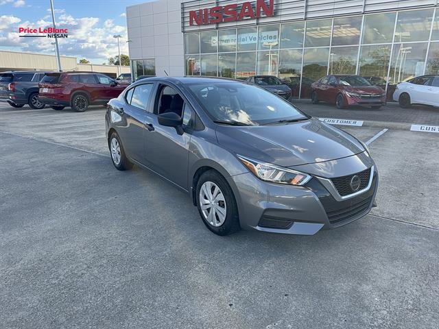 Used 2020 Nissan Versa S FWD image 2