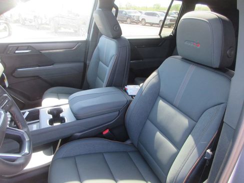 New 2026 GMC Acadia AT4 AWD/4WD image 11