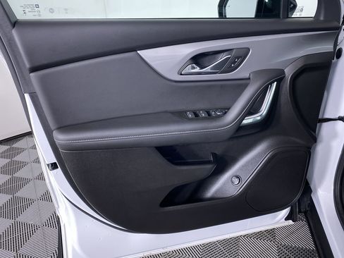 Certified 2024 Chevrolet Blazer LT w/ Convenience Package image 11