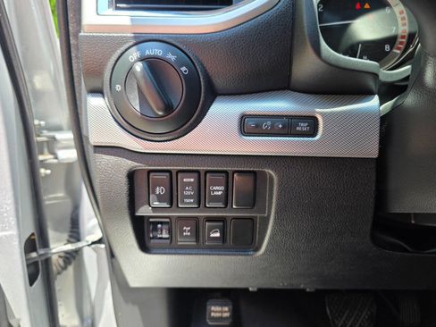 Used 2017 Nissan Titan PRO-4X AWD/4WD image 18