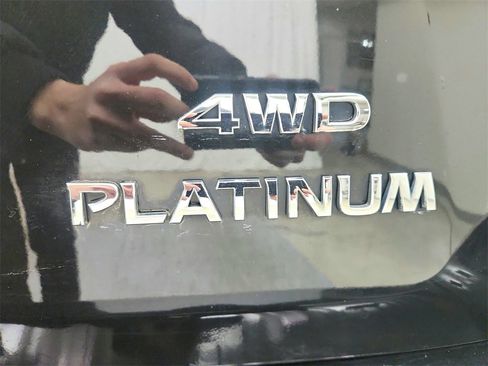 Used 2017 Nissan Pathfinder Platinum image 32