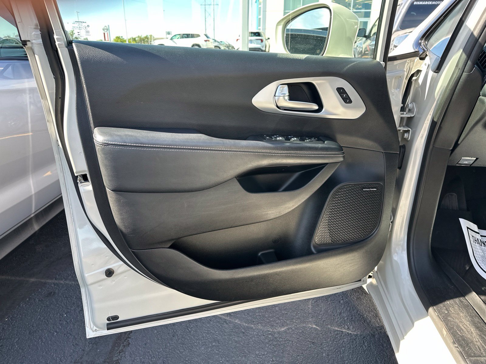 Used 2019 Chrysler Pacifica Limited FWD image 17