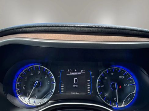 Used 2017 Chrysler Pacifica LX w/ Tire & Wheel Group FWD image 19
