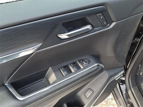 Used 2025 GMC Acadia Elevation image 17