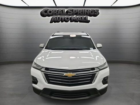 Used 2022 Chevrolet Traverse LT image 2