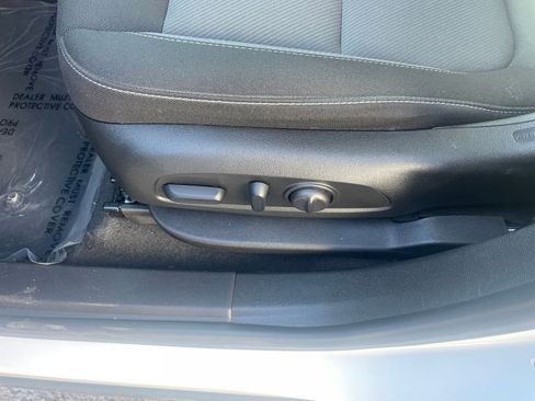 Used 2025 Chevrolet Blazer LT image 23