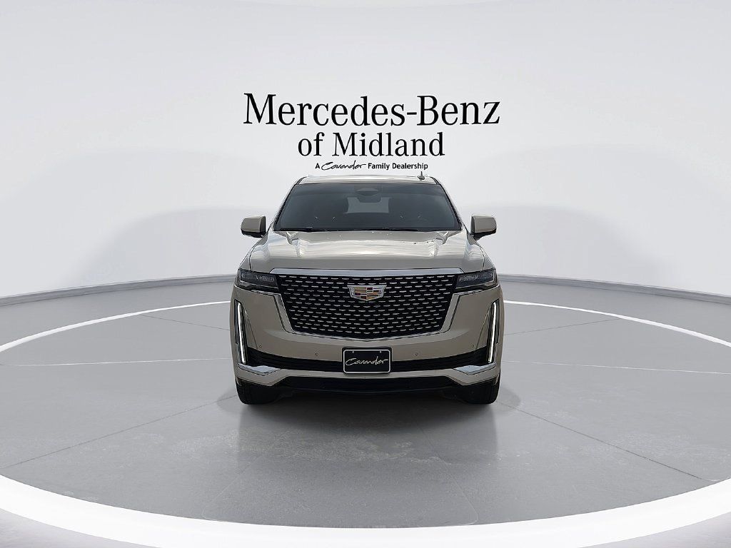 Used 2022 Cadillac Escalade Premium Luxury AWD/4WD image 3