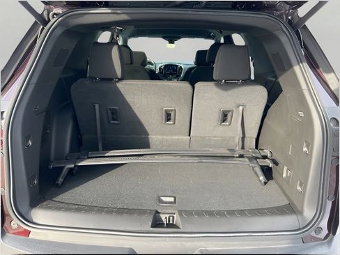 Used 2023 Chevrolet Traverse LT image 32