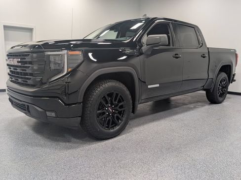 Used 2023 GMC Sierra 1500 Elevation AWD/4WD image 4