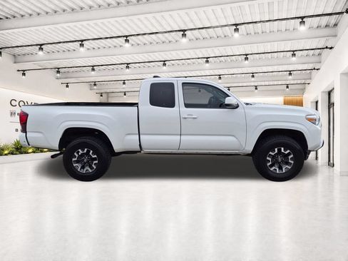 Used 2023 Toyota Tacoma SR w/ SR Convenience Package RWD image 12