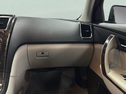 Used 2012 GMC Acadia Denali image 39