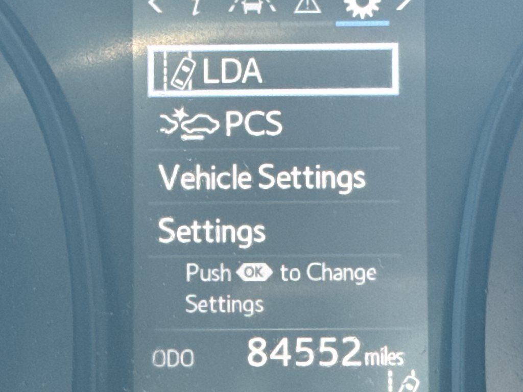 Used 2019 Toyota Camry LE FWD image 18