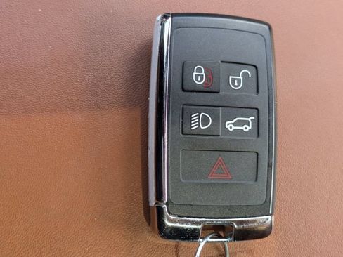 Used 2025 Jaguar F-PACE R-Dynamic S AWD/4WD image 28