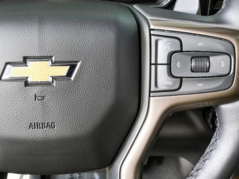 Used 2023 Chevrolet Silverado 1500 High Country w/ High Country Premium Package AWD/4WD image 11