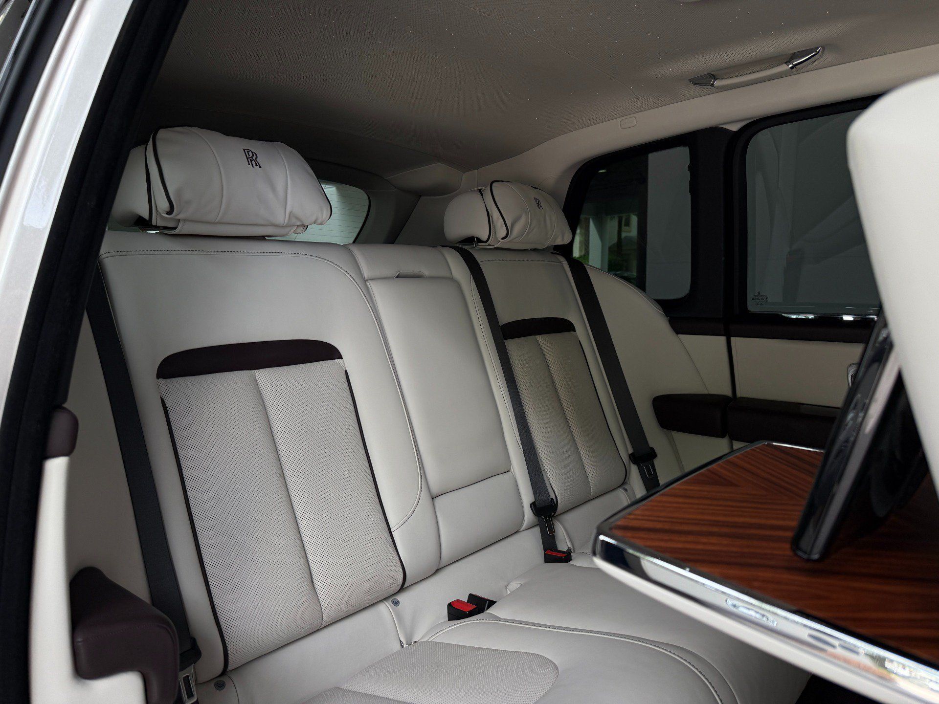 Used 2020 Rolls-Royce Cullinan AWD/4WD image 37