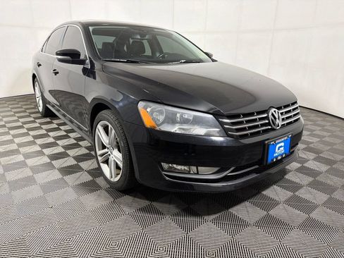 Used 2014 Volkswagen Passat TDI SE FWD image 2