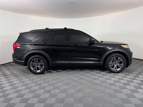 Used 2024 Ford Explorer XLT w/ Equipment Group 202A AWD/4WD image 2