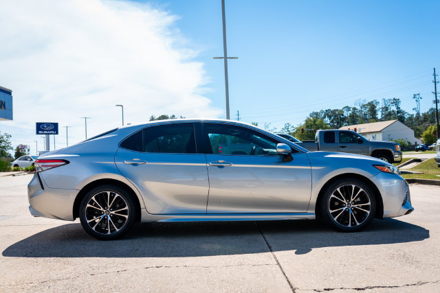 Used 2018 Toyota Camry SE w/ Audio Package FWD image 19