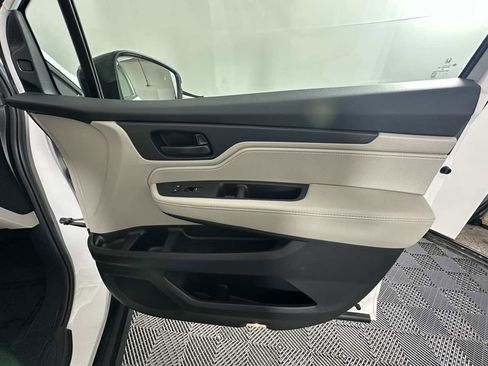 Used 2025 Honda Odyssey EX-L image 16
