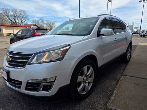 Used 2016 Chevrolet Traverse LTZ AWD/4WD image 3