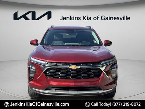 Used 2024 Chevrolet Trax LT w/ Driver Confidence Package FWD image 8