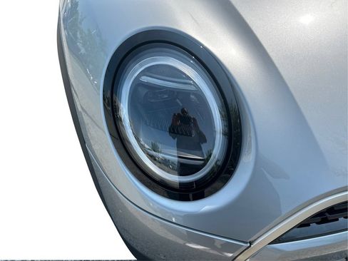 Used 2025 MINI Cooper 2-Door Hardtop FWD image 32